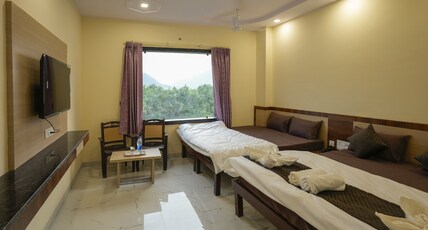 SAKAAR HRIDAYANGAN ABODE Room Type - Family Suite (Two Double Bed)