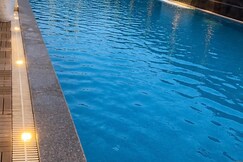 Wave Estate Luxe Stay (pool acess)