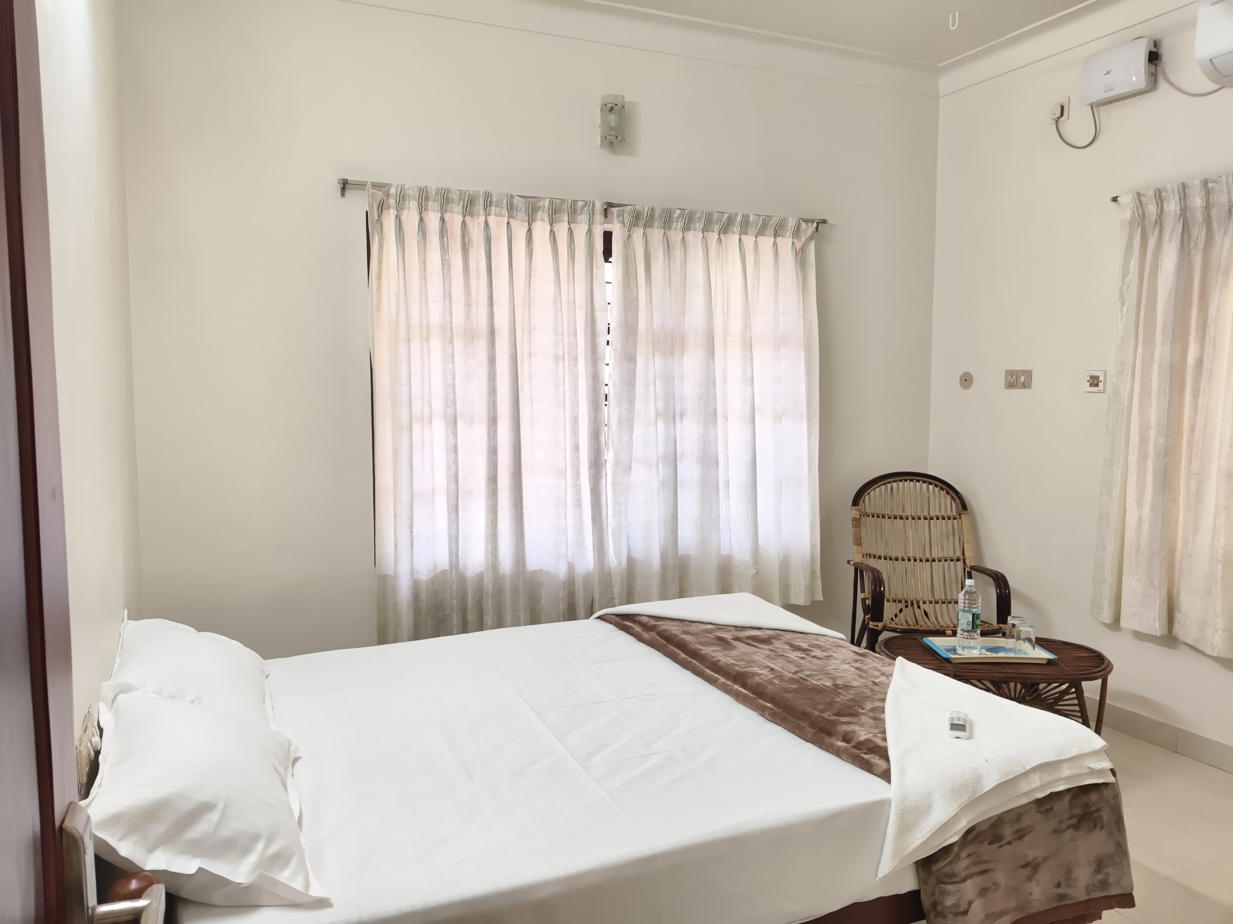 Aromal homestay (AC room) - Tap to explore photos