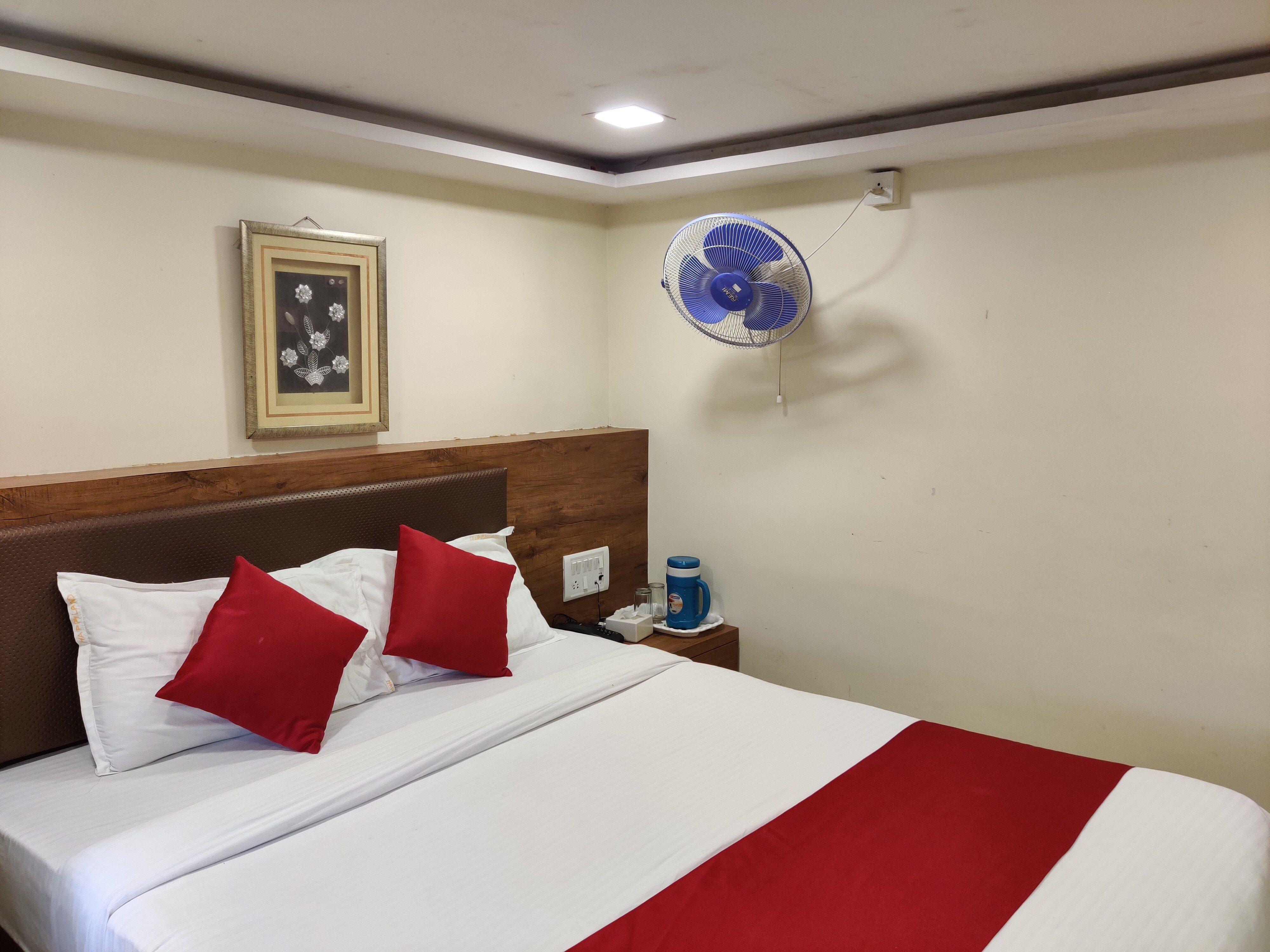 Hotel Happy land- Dadar - Tap to explore photos