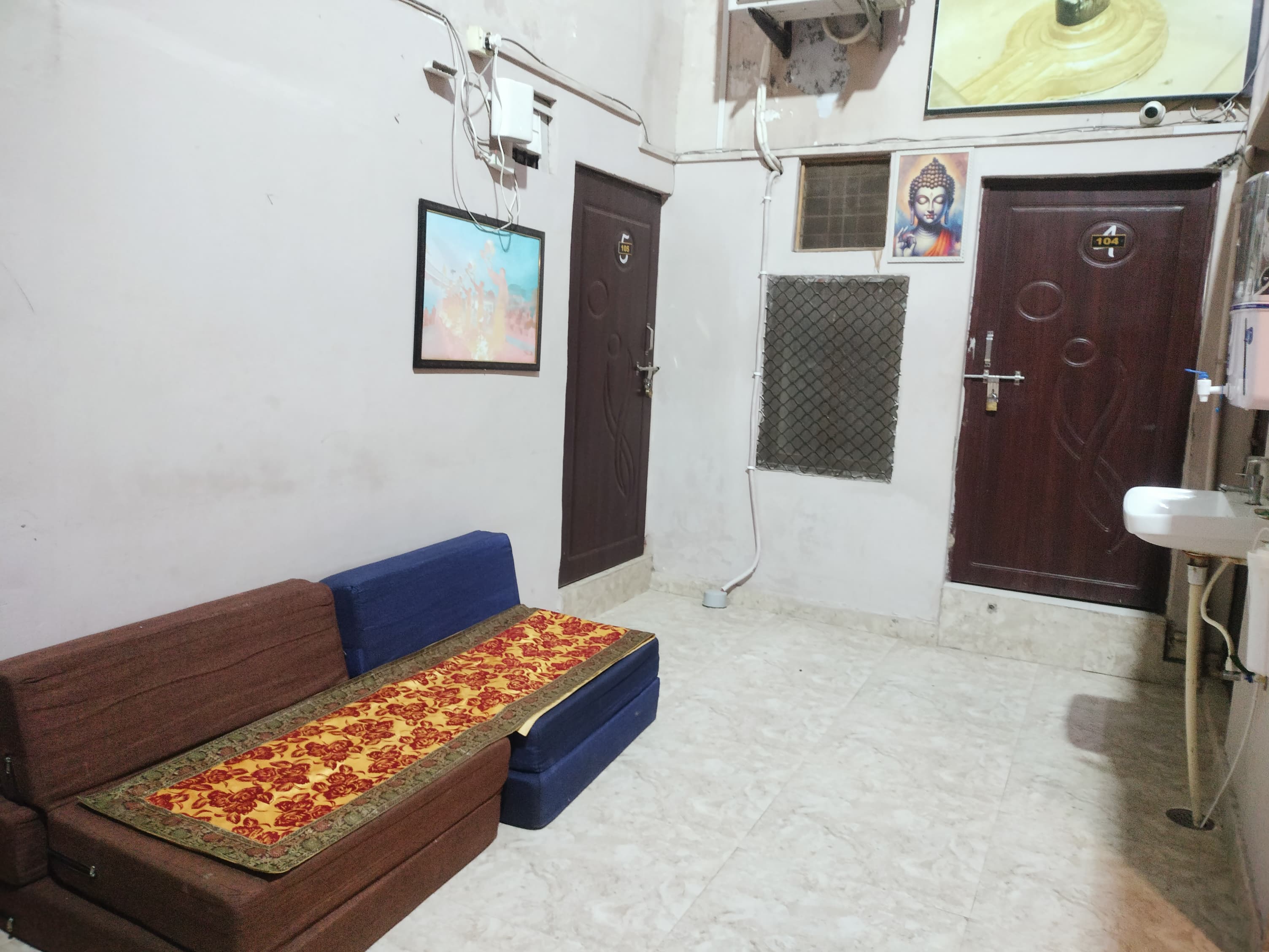 Deep palace homestay - Tap to explore photos