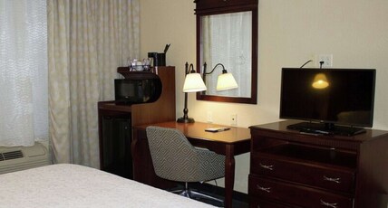 Hampton Inn by Hilton Gallipolis Room Type - 1 KNG HEARING ACC NOSMOK