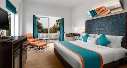 Golden Tulip City Centre Gurgaon Room Type - Premium Room with Balcony Golden Tulip City Centre Gurgaon Room Type - Premium Room with Balcony