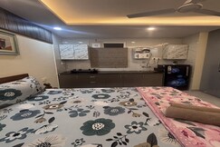 Cozy Studio || Prime East of Kailash