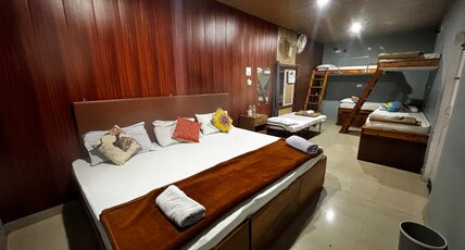 HosteLaVie | Om Home Guest House Room Type - Modern family Suit