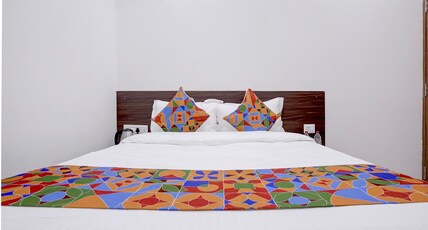 FabHotel Dwarka Inn Room Type - Deluxe Room
