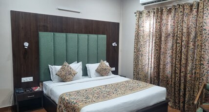 Hotel Hidden Leaf Room Type - Deluxe Room