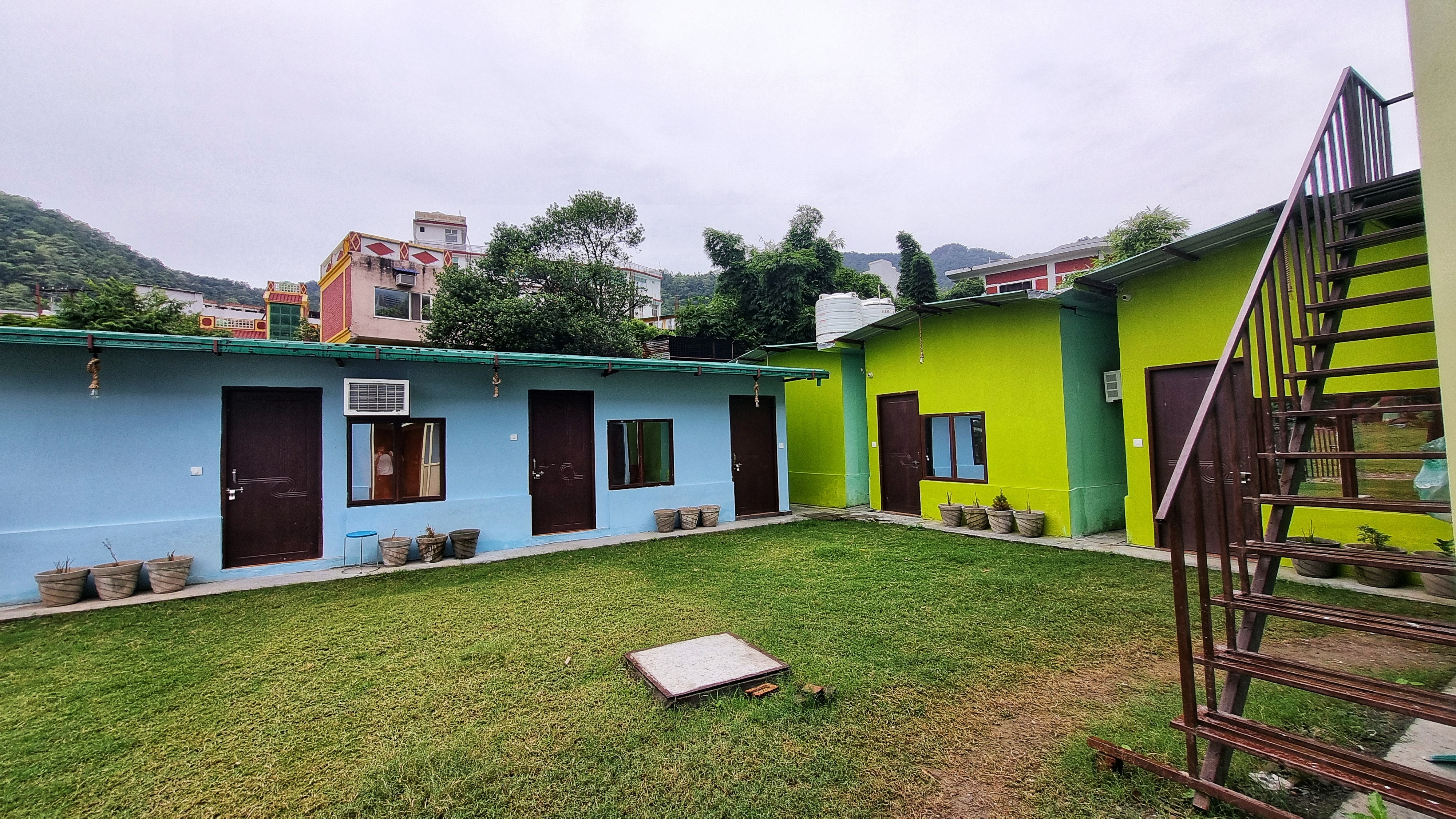 LandLopers Hostel Rishikesh - Tap to explore photos