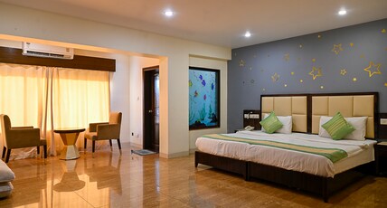 Hotel Karishma Grand Room Type - Premium Room with Bathtub
