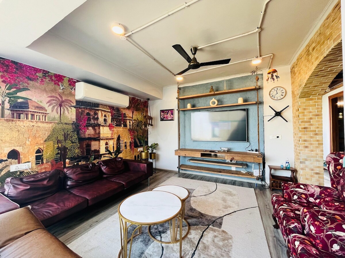 Soulful Stay 2BHK w Jacuzzi Rooftop Vasant Kunj - Tap to explore photos