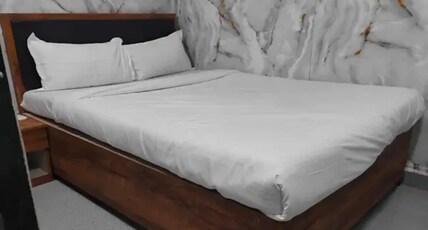 FabHotel Comfort Zone Room Type - Deluxe Room