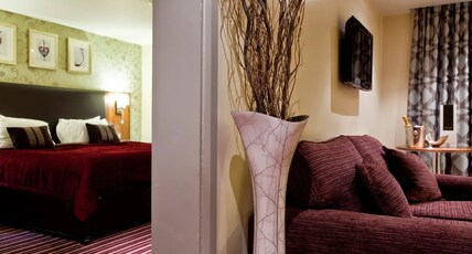 Gloucester Robinswood Hotel By Sunday Room Type - Standard Family of 3 Room Gloucester Robinswood Hotel By Sunday Room Type - Standard Family of 3 Room