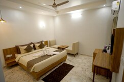 Serenity By The Ganges