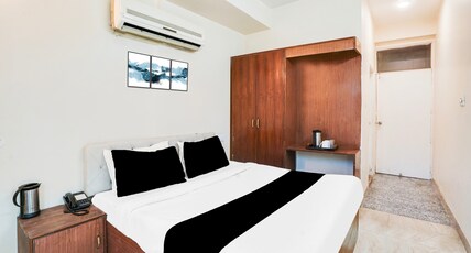 Hotel O Collectorate Circle Formerly Hotel Dhamu Room Type - Super Deluxe Room