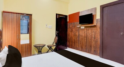 SPOT ON by OYO Hotel Manohar Room Type - Classic