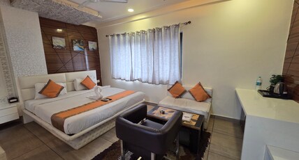 Hotel Raj Palace Room Type - Premium Room