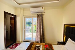 The Aarya Stay @ DIT University