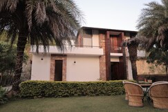 Luxury 2bhk Villa Pool Jacuzzi Garden
