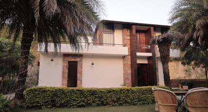 Luxury 2bhk Villa Pool Jacuzzi Garden Room Type - Luxury 2bhk Villa Pool Jacuzzi Garden