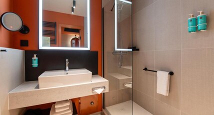 Novotel Warszawa Centrum Room Type - Superior Twin Room, 2 Single Beds Novotel Warszawa Centrum Room Type - Superior Twin Room, 2 Single Beds