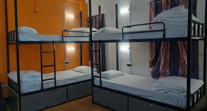 Bubble Beds Room Type - 10 Bed Male Dormitory (1A)