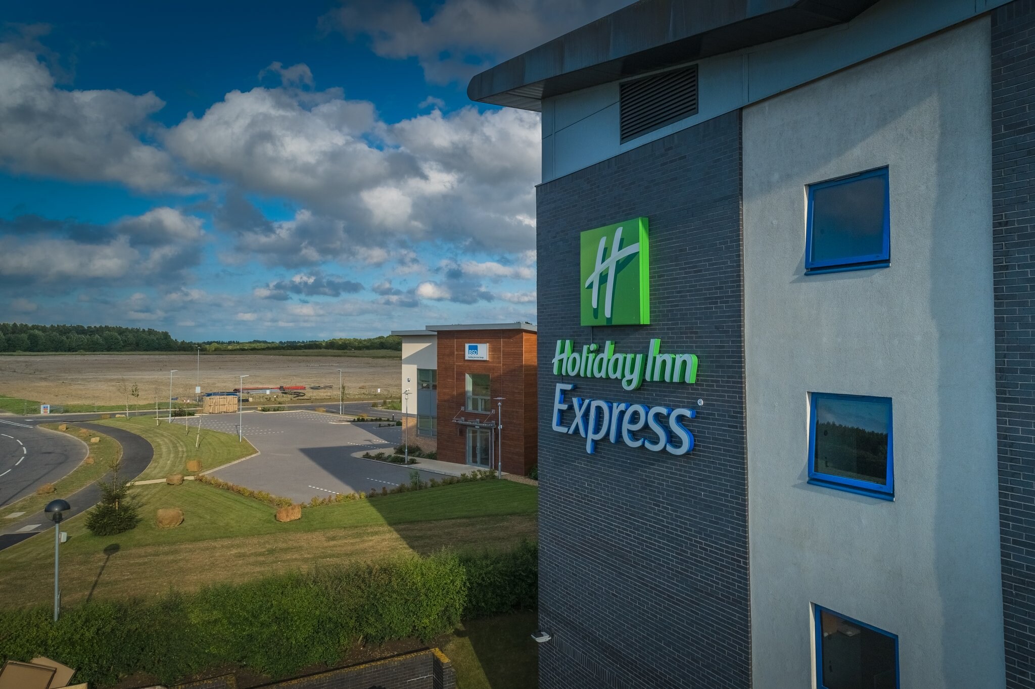 Holiday Inn Express KETTERING - Tap to explore photos