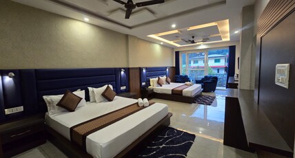 Hotel Summer Nest - Bhagsu Room Type - Family Four Bed Room With Balcony