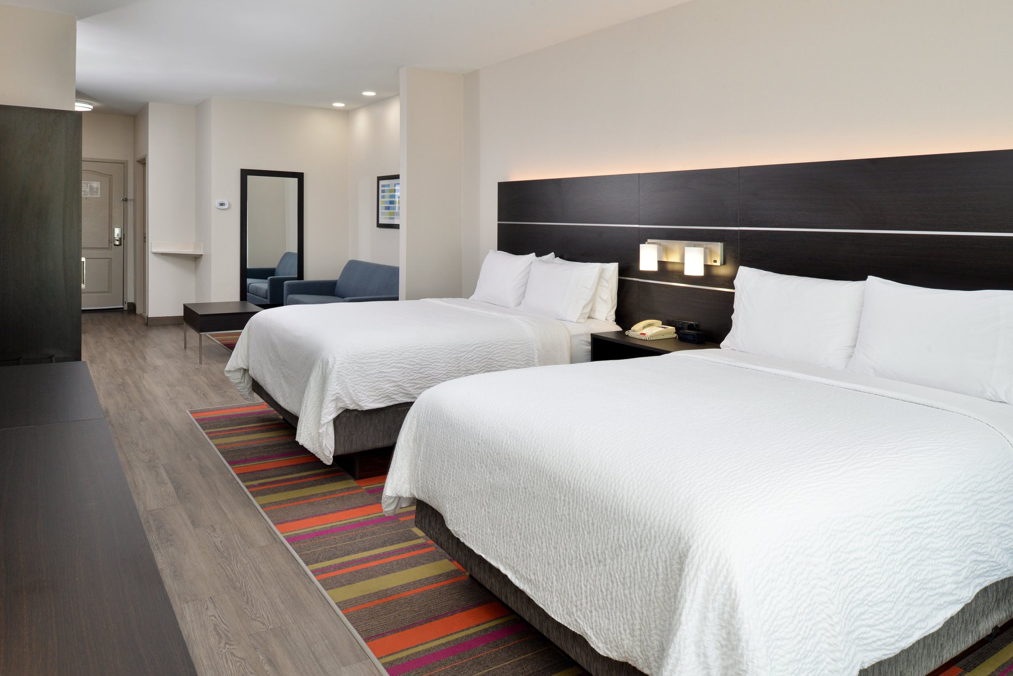 Holiday Inn Express Hotel & Suites Carthage - Tap to explore photos