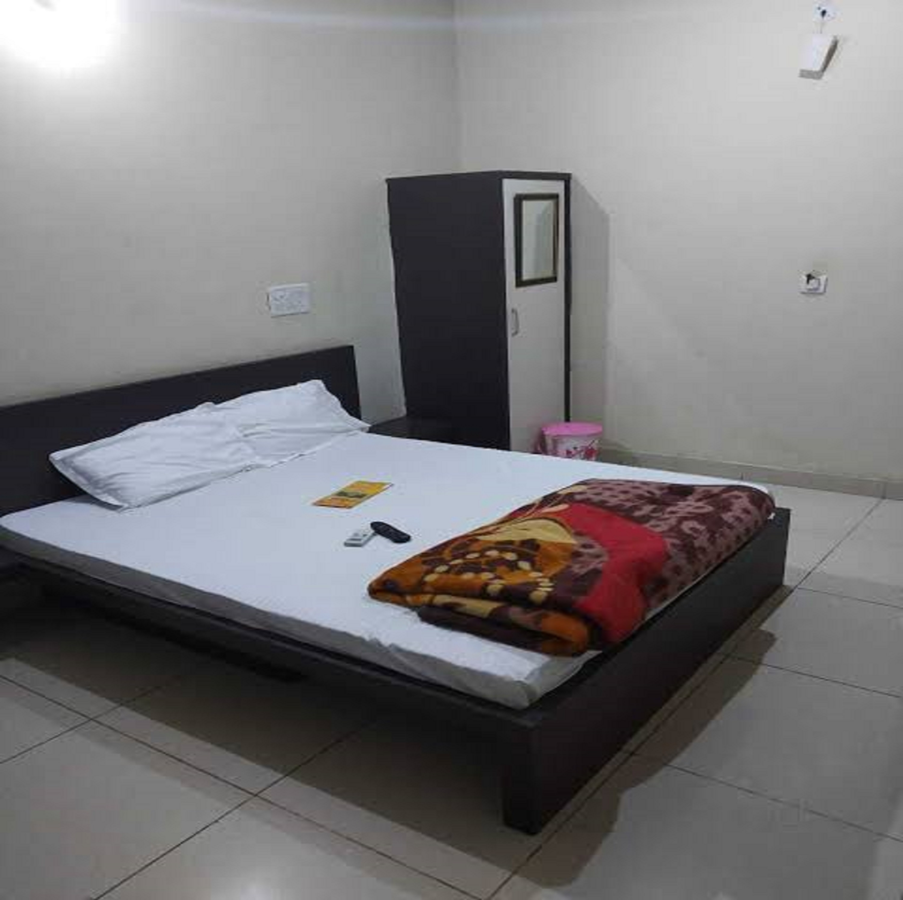 Hotel Maandan Palace - Tap to explore photos
