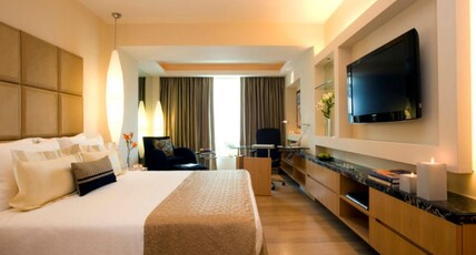 Taj Club House, Chennai Room Type - Deluxe Room King Bed