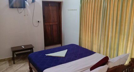 Shivalaya Stay Room Type - Deluxe Room -1