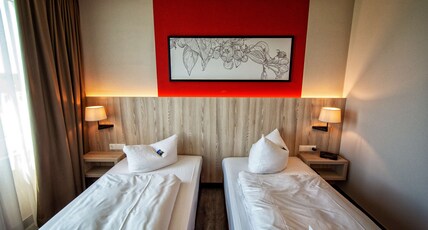 Best Western Hotel Erfurt-Apfelstaedt Room Type - 2 Single Beds, Standard Room, Shower, Free W-Lan, Coffee And Tea Maker, Iron And Ironing Board Best Western Hotel Erfurt-Apfelstaedt Room Type - 2 Single Beds, Standard Room, Shower, Free W-Lan, Coffee And Tea Maker, Iron And Ironing Board