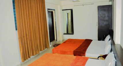 Hotel Galaxy Park Room Type - Family AC 4 Bed