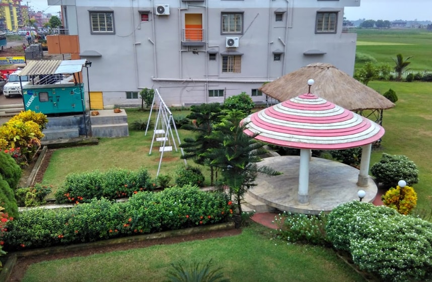 Easy Relax Hotel Yashoda International - Tap to explore photos