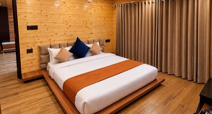 DK Residency Shimla | Valley & Cityscape Views Room Type - Premium Room