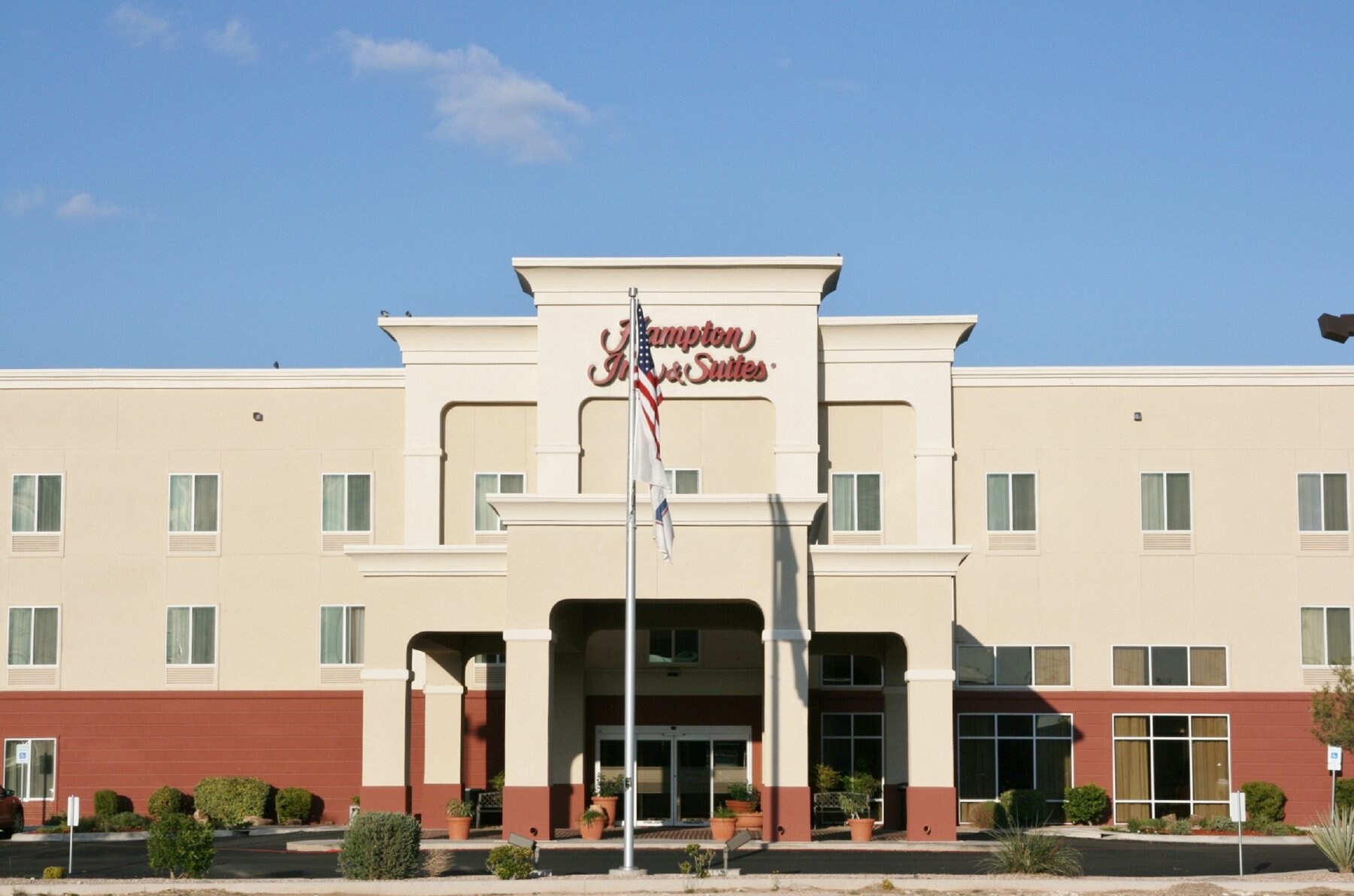 Hampton Inn & Suites by Hilton Hobbs - Tap to explore photos