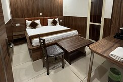 Hotel RK INN Focal Point