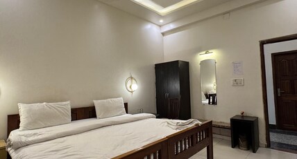 Sahani Guest House Room Type - Deluxe Room