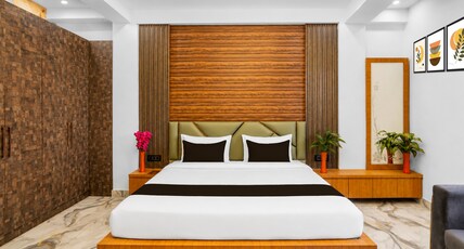 Super Townhouse Khajuri Khas Metro Station Room Type - Classic