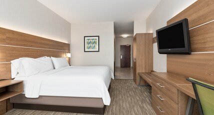 Holiday Inn Express Hotel & Suites Amarillo South Room Type - 1 King Bed Standard Comm Accessible Tub