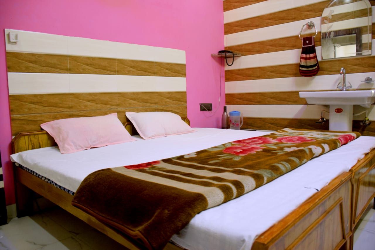 Hotel Apna - Tap to explore photos