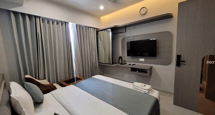 The Royal Era Hotel Room Type - Deluxe Room