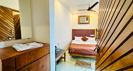Hotel Basera Inn Room Type - Deluxe Double Bed AC
