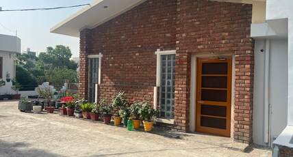 Green Backpackers Hostel Room Type - DOUBLE BED ROOM