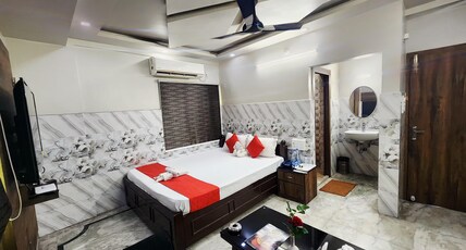 Anandaloke Residency Room Type - Super Deluxe AC Room with Free Wifi