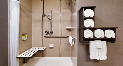 Holiday Inn Express Hotel & Suites Billings Room Type - 2 Queen Standard Comm Access Roll Shwr