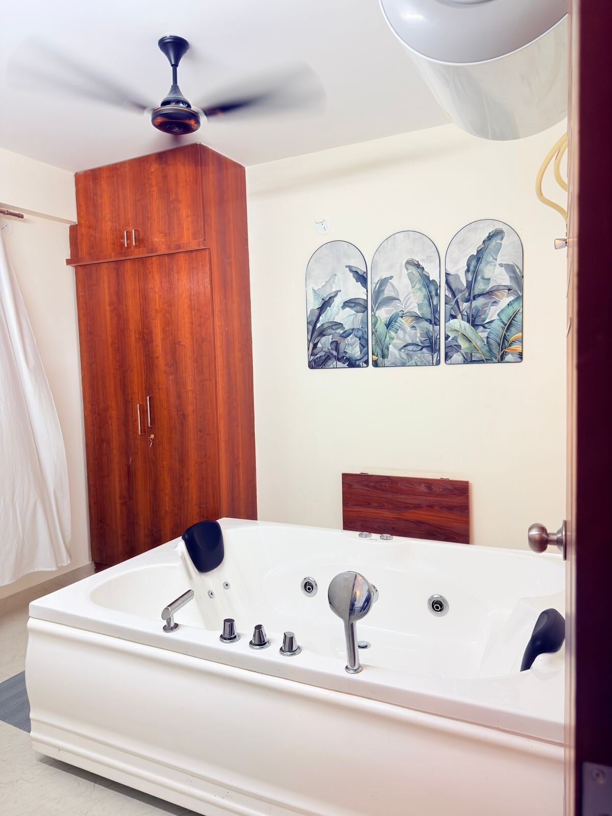 Modern 1 BHK with balcony k town racer - Tap to explore photos