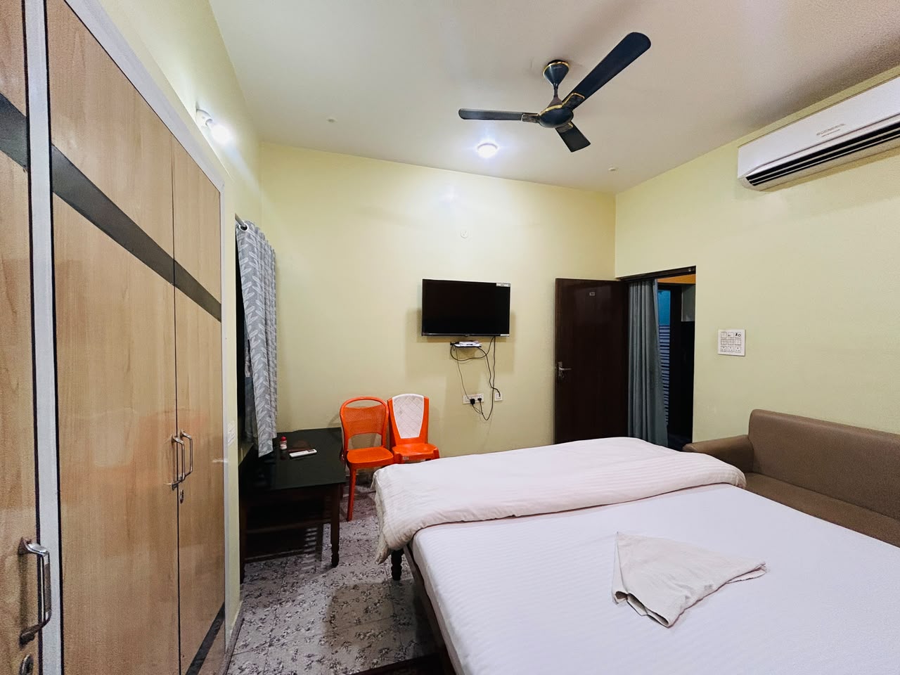 HOTEL NEEL KAMAL-A - Tap to explore photos