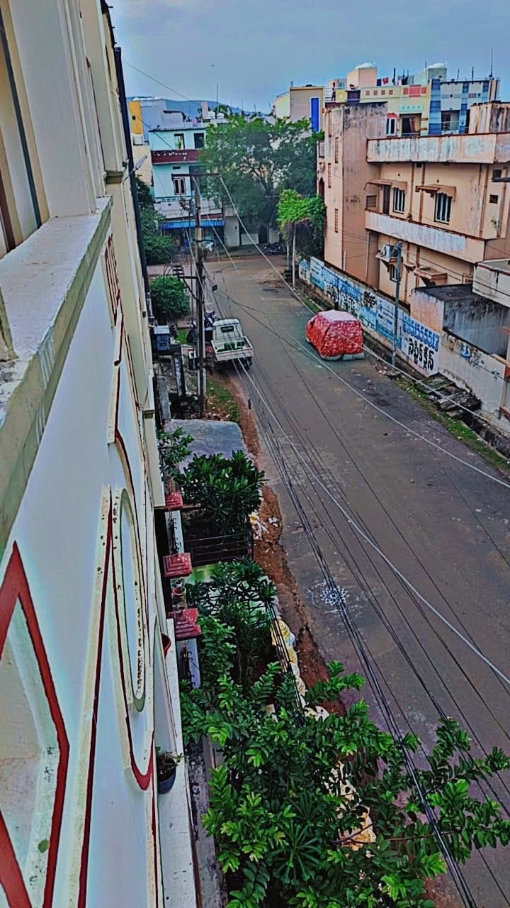 VL Vididhillu S-2 - Tap to explore photos