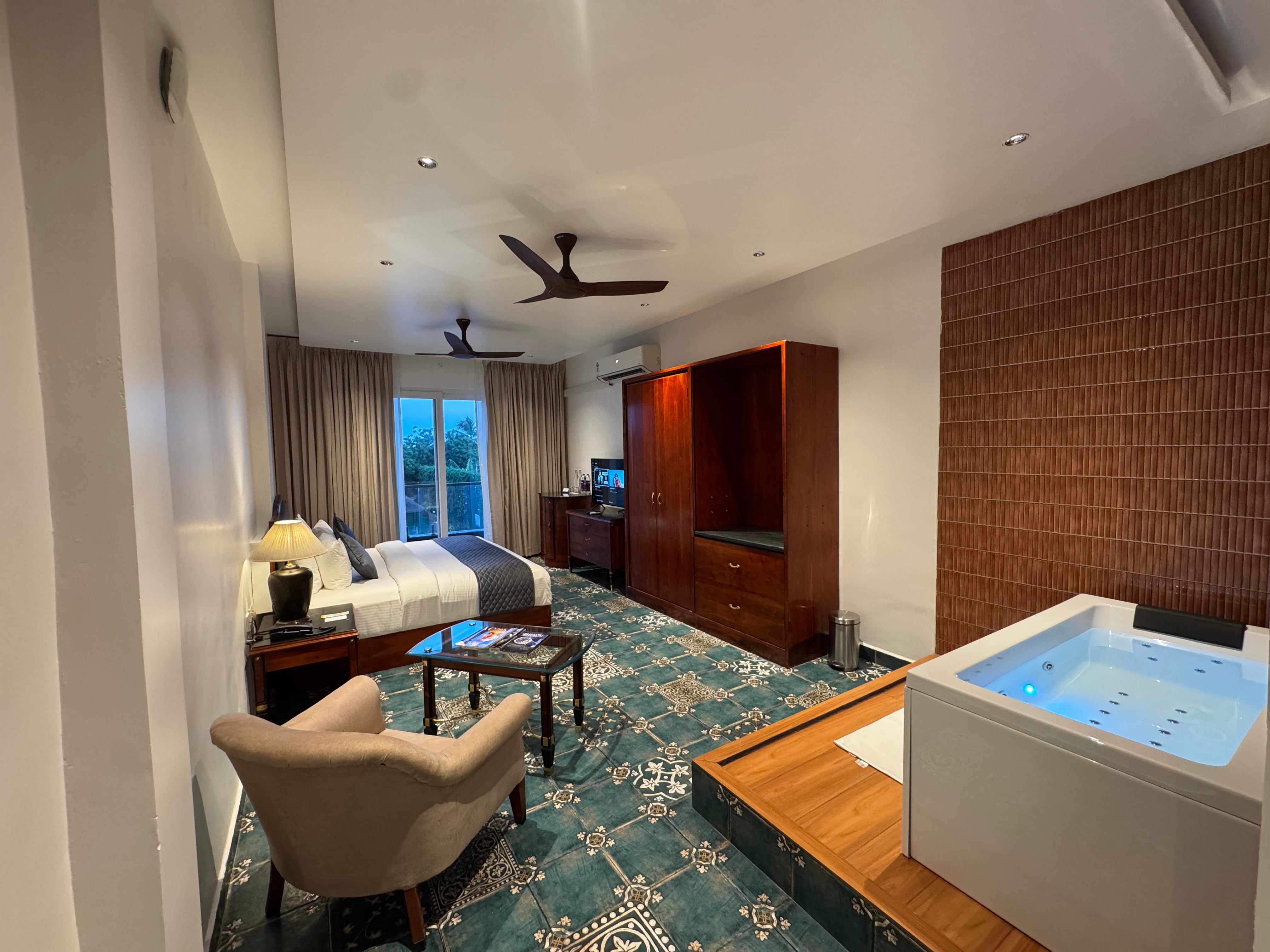 Madras Chronicle Bay Resort & Spa - Tap to explore photos